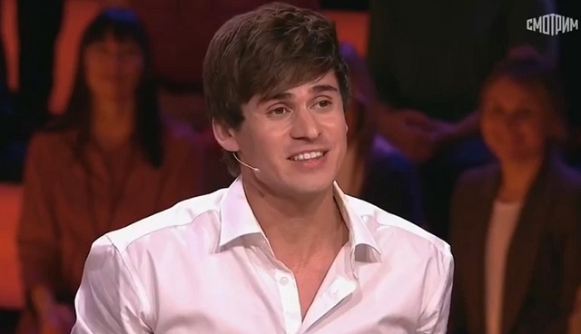 Заслуженный артист Татарстана Ришат Тухватуллин спел на шоу Андрея Малахова - видео