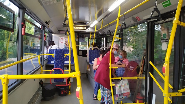 В Казани с начала августа выявили 8 888 нарушений масочного режима в автобусах