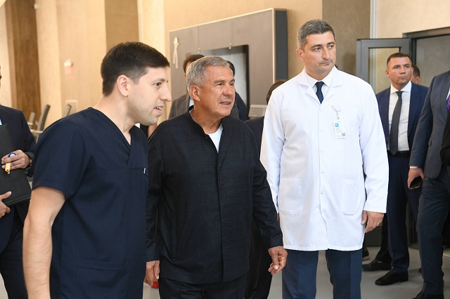 Минниханову продемонстрировали преимущества новой многопрофильной клиники в Казани
