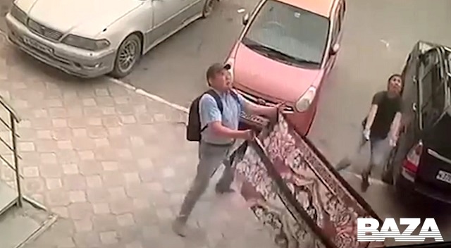 Момент падения пятилетнего ребенка из окна 12 этажа попал на видео в Якутске