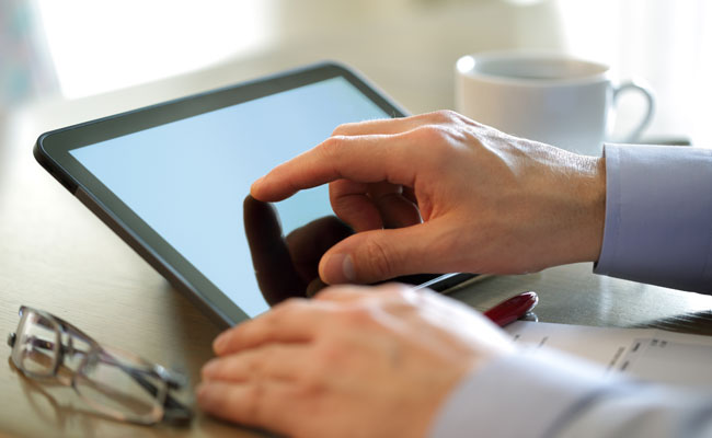 Роскомнадзор принял решение о блокировке в РФ работы Facebook