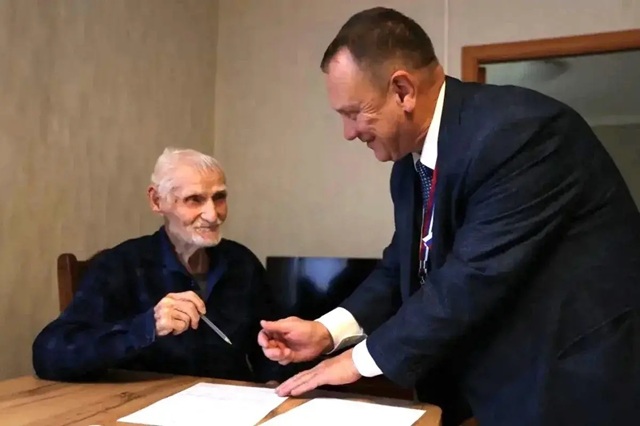В Альметьевске на дому проголосовал 101-летний ветеран ВОВ