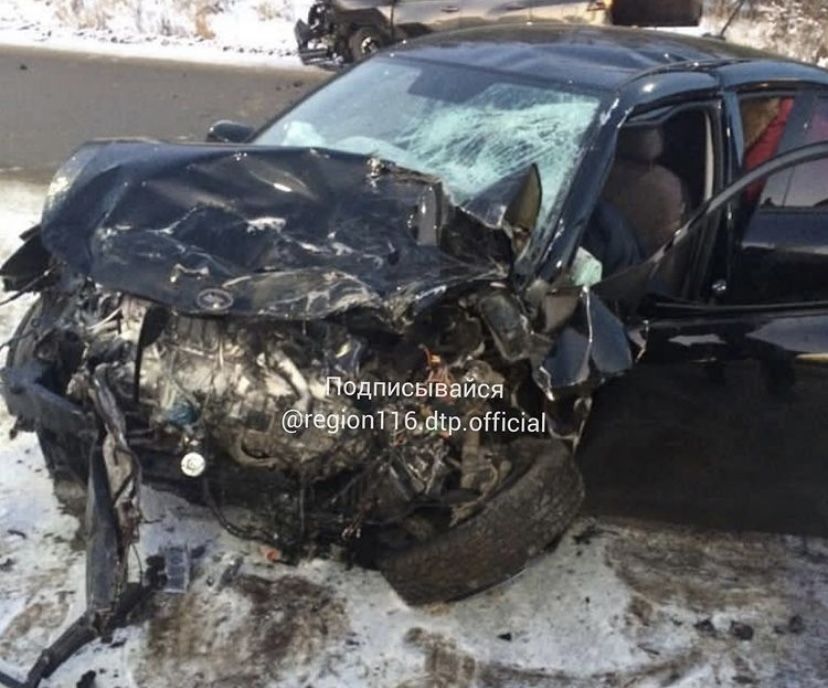 В Татарстане на трассе семья попала в смертельное ДТП