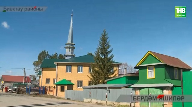 Биектау районының Юртыш авылында Совет чорында манарасыз калган мәчетне төзекләндергәннәр