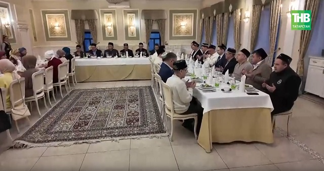 Рамазан аенда Татарстанның журналистлар берлеге матбугат хезмәткәрләре өчен ифтар уздырды