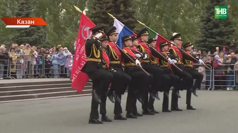 Казанда Җиңү көне ничек узды?