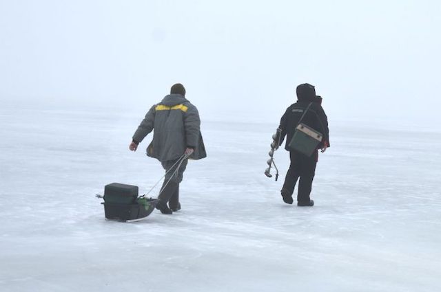 Двое татарстанцев погибли, провалившись под лед на Волге