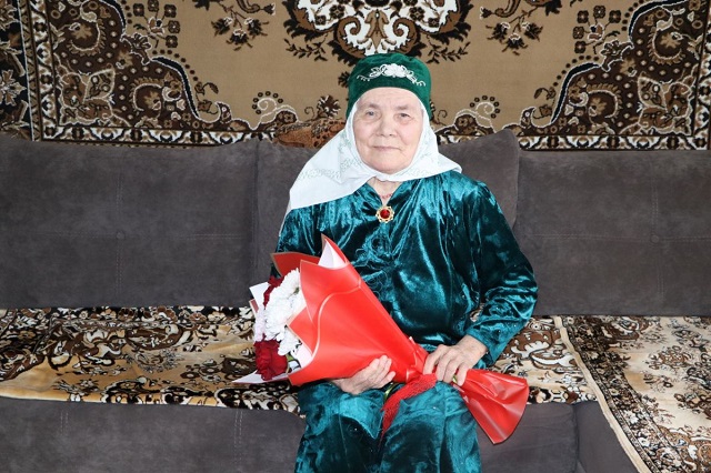 46 лет на ферме, пятеро детей и сын-военный: в Татарстане поздравили 80-летнюю труженицу тыла