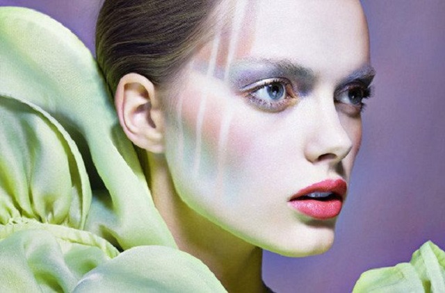 Визажистов из Казани пригласили по нацпроекту на мастер-класс по креативному макияжу 