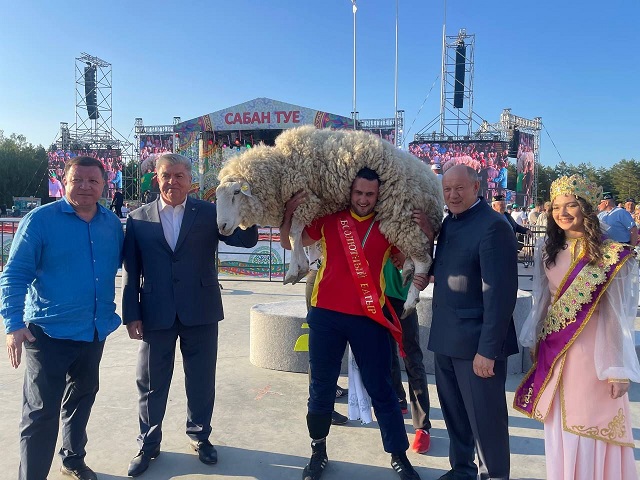 Получившим авто и барана абсолютным батыром в Набережных Челнах стал Эльдар Хамитов