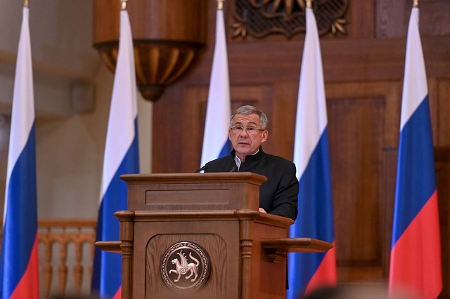 Минниханов запретил органам власти нанимать новых сотрудников в 2023 году