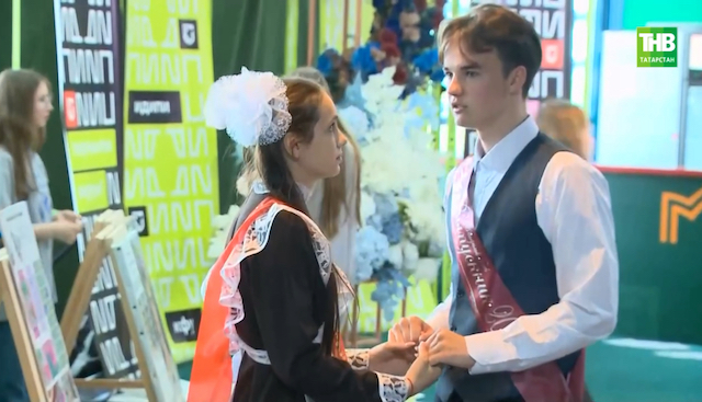 Названа дата выпускных вечеров в школах России