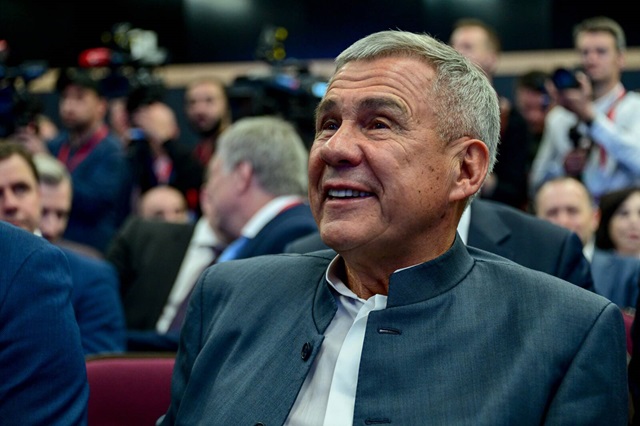 Минниханов в День России пожелал татарстанцам бодрости духа и уверенности в собственных силах