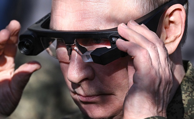 Президент РФ на полигоне Мулино осмотрел образцы применяемых на СВО вооружений