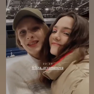 Евгения Медведева "Папины дочки" сериалы йолдызын тимераякта шуарга өйрәтә - видео