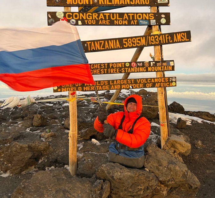 Блогер Рөстәм Нәбиев Аргентинадагы тауга менәчәк