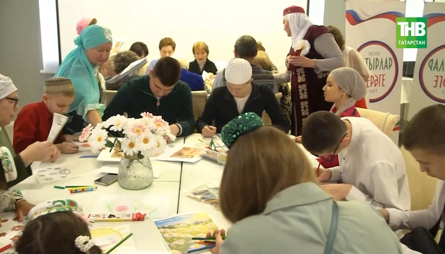 Письма на передовую: в Казани прошла акция «Красная ромашка» к 120-летию Мусы Джалиля