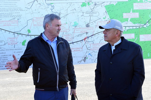 Раис РТ оценил ход строительства дороги Алексеевское — Альметьевск