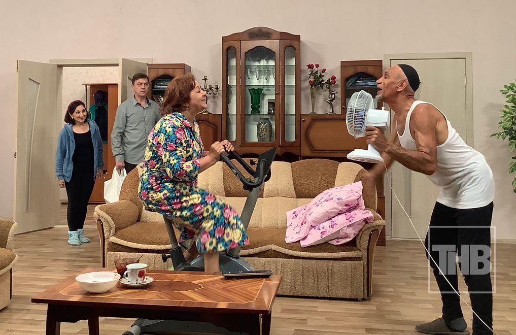 Предвкушая «татарскую Санта-Барбару»: знакомство с героями первого сезона сериала «Рәхәт яшибез»