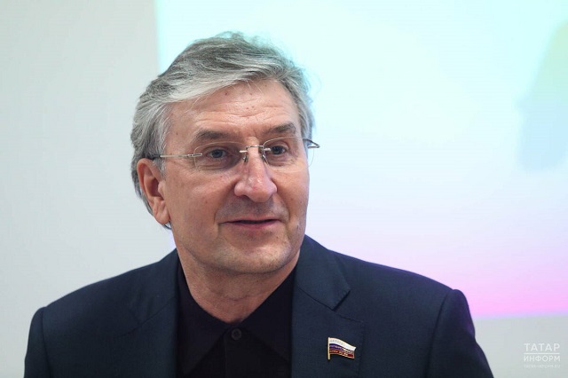 Фаррахов объяснил, почему идея повысить пенсии до 50 000 рублей неосуществима