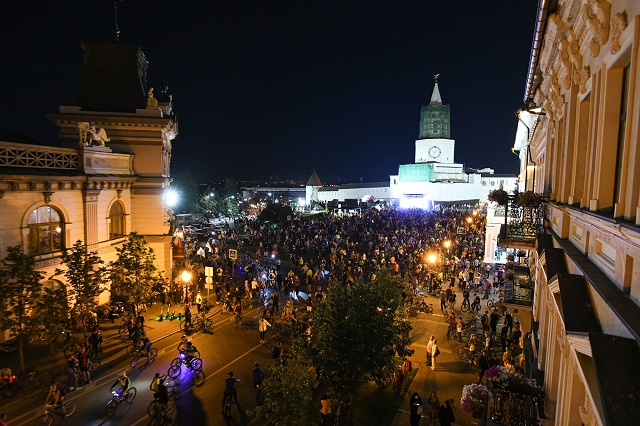 Стало известно, какие участки дорог перекроют на время «Ночного велофеста» в Казани