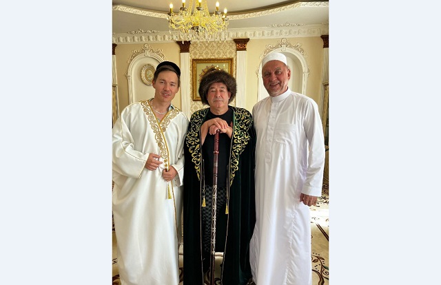 Тамашачы Салават Фәтхетдиновның яңа фотосына фикер алыша: "Намазга басарга вакыт җиткәндер"