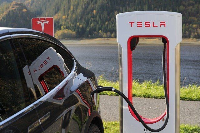 Илон Маск допустил официальное появление Tesla в России и странах СНГ