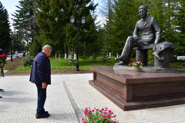Рөстәм Миңнеханов Арча районында Габдулла Тукай музей комплексында булды