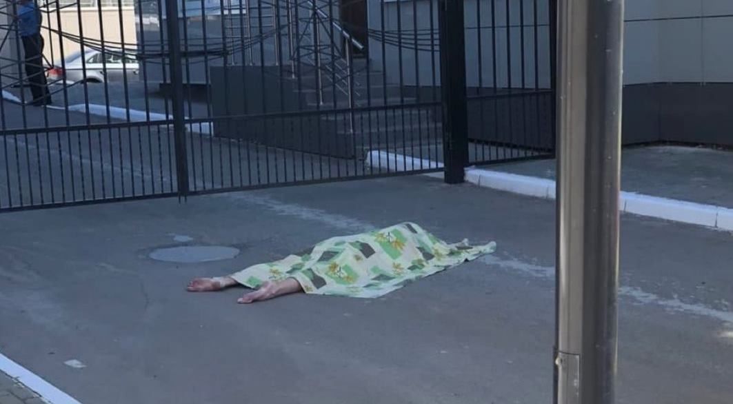 Казанский студент разбился, выпав из окна общежития