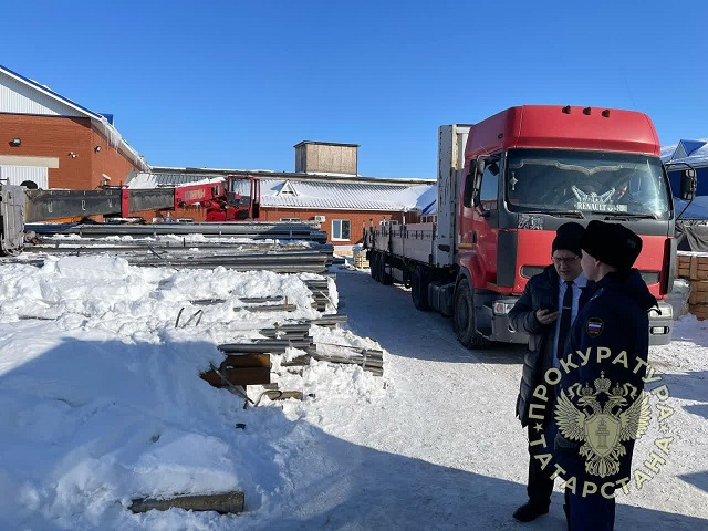 Әлмәттә 46 яшьлек эшче тимер торбалар бушатканда үлгән