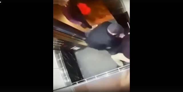 Не на того нарвался: в Питере дедушка проучил наглого подростка – видео