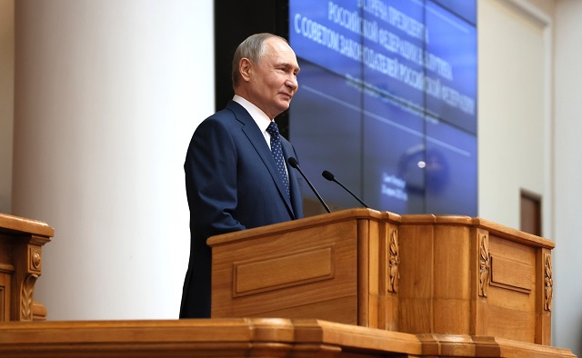 Путин выразил уверенность, что в органах власти будет все больше ветеранов СВО