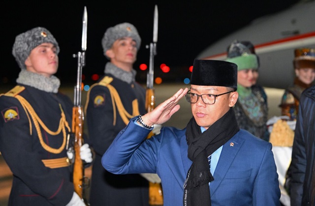 Министр иностранных дел Индонезии Сугионо прибыл в Казань