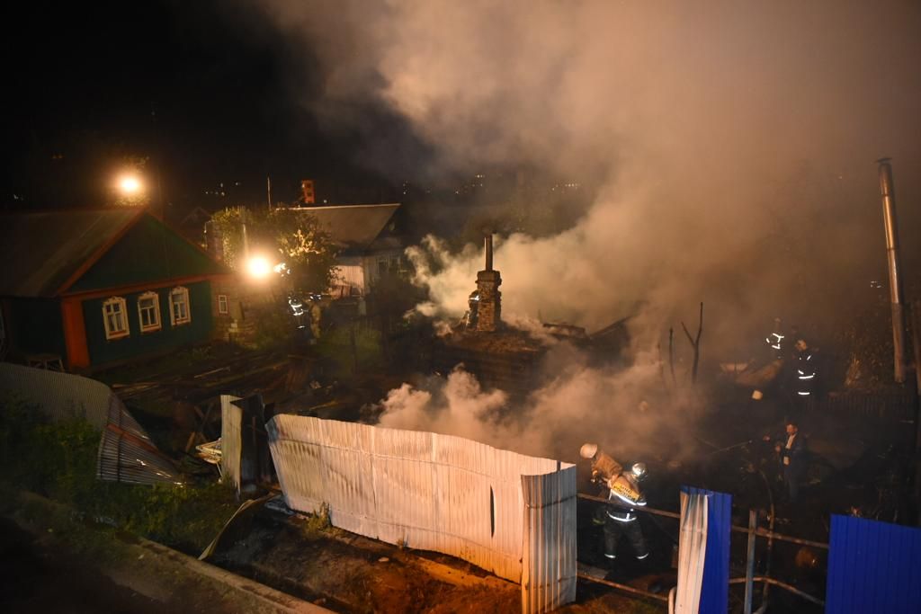 17-летний подросток пострадал при пожаре в поселке в Набережных Челнах