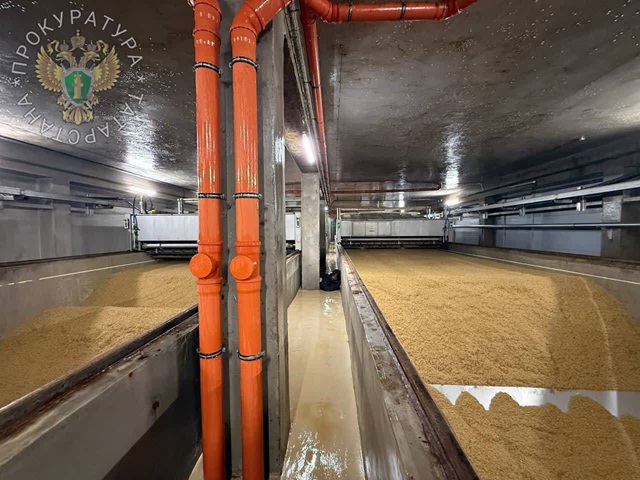 Смертельная смена: 30-летнего рабочего зажало ворошителем зерна в Татарстане