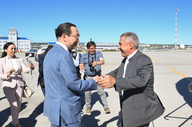 Минниханов на форуме «Татарстан - Якутия» подписал соглашения между республиками