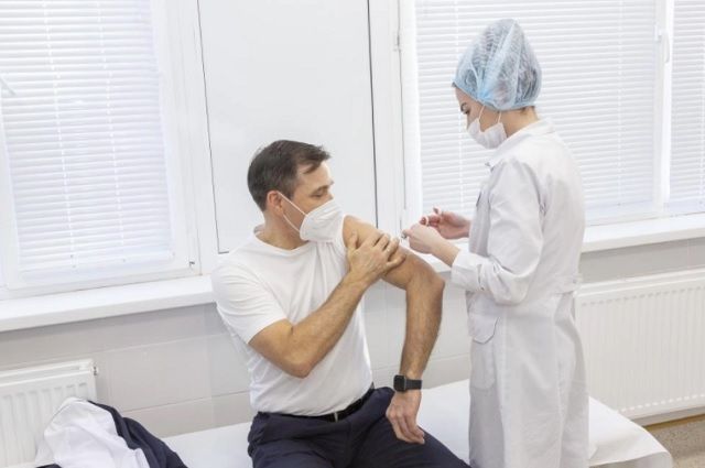 Заместитель гендиректора ПАО «КАМАЗ» Ушенин прошел вакцинацию от коронавируса