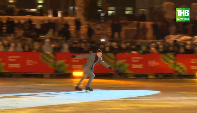 Олимпийские чемпионы по фигурному катанию выступили на «Черном озере» в Казани