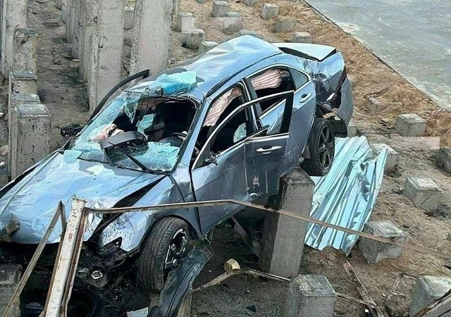 Стали известны подробности ДТП с автолихачом, угодившим на сваи строящегося дома в Казани