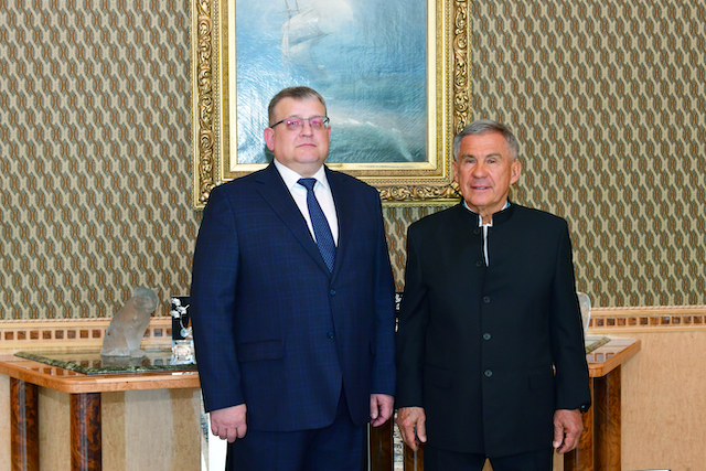 Минниханов обсудил вопросы безопасности с главой Погрануправления ФСБ