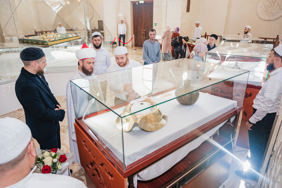 Казанлылар ике көн дәвамында Пәйгамбәр һәм аның сәхабәләренең ядкәрләрен күрә ала