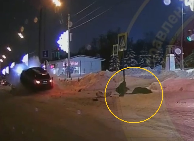 В Казани водитель внедорожника сбил ребенка с бабушкой на «зебре»