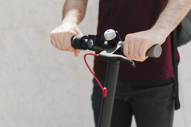 Глава Агрызского района отправил раненому бойцу в зону СВО электросамокат