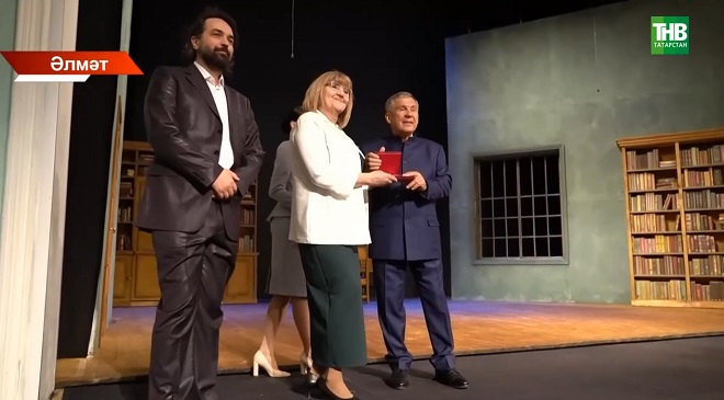 Рөстәм Миңнехановның эшлекле сәфәре: 3D мәдәният сарае һәм театрга Россия ордены