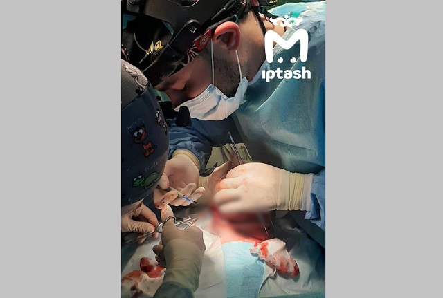 В Казани герои в белых халатах из ДРКБ удалили младенцу килограммовую опухоль