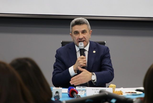 Глава Минобрнауки возмутился возможностью школьников снимать на видео учителей