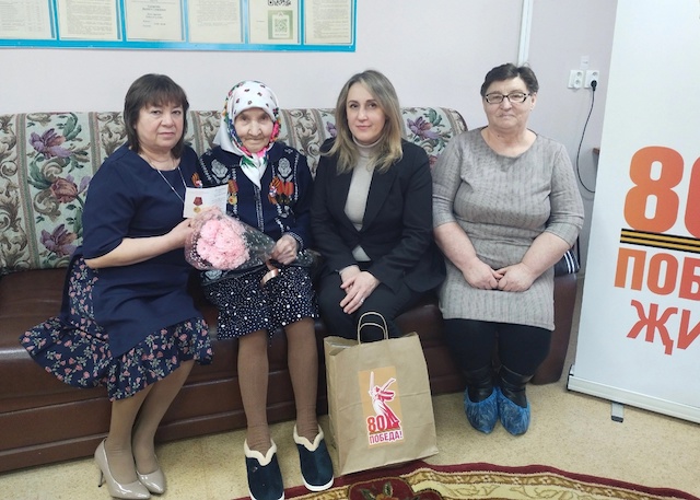 Труженице тыла из Тетюшского района РТ вручили медаль к 80-летию Победы