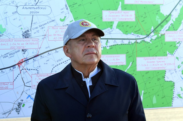 Минниханов: передали детям из ЛНР более 2 500 школьных наборов 