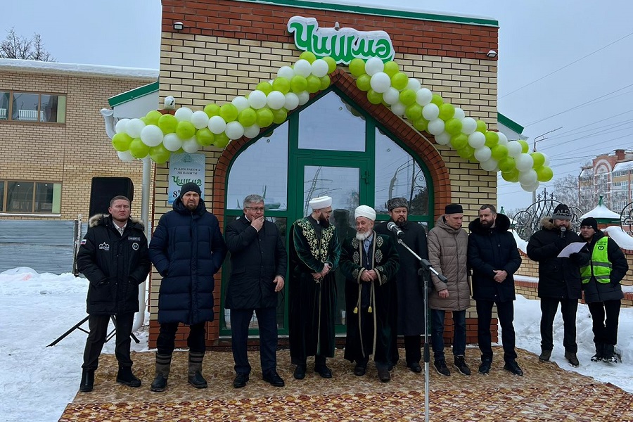 Яшел Үзәннең Җәмигъ мәчете янында чишмә ачканнар