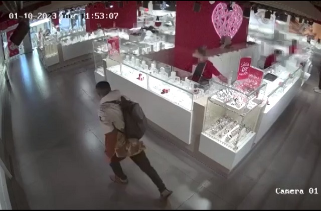 29-летний житель Казани задержан в Сочи за ограбление ювелирного магазина – видео